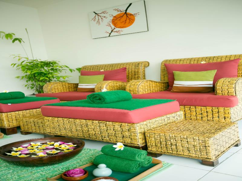 Kuta Station Hotel And Spa Bali Exterior photo