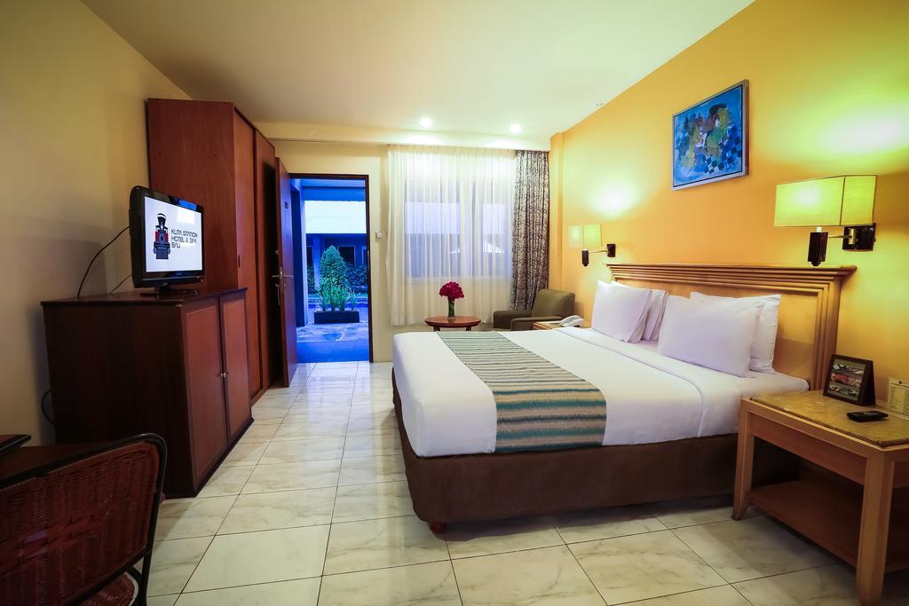 Kuta Station Hotel And Spa Bali Exterior photo