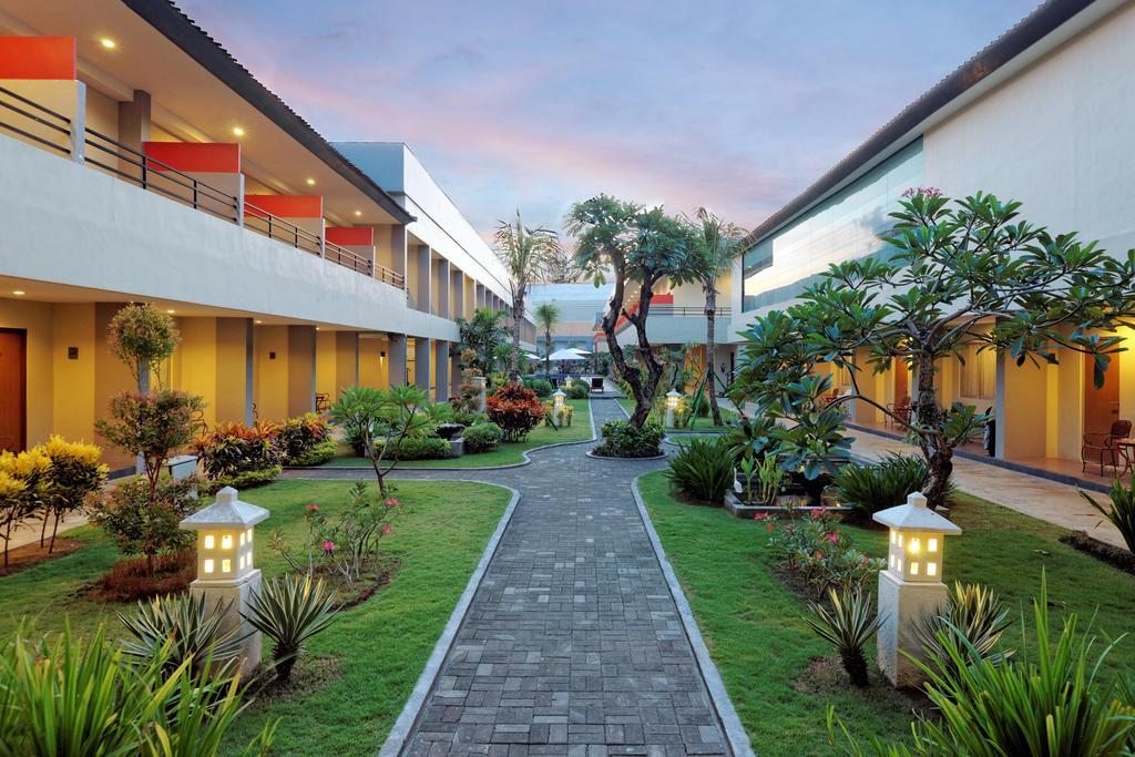 Kuta Station Hotel And Spa Bali Exterior photo